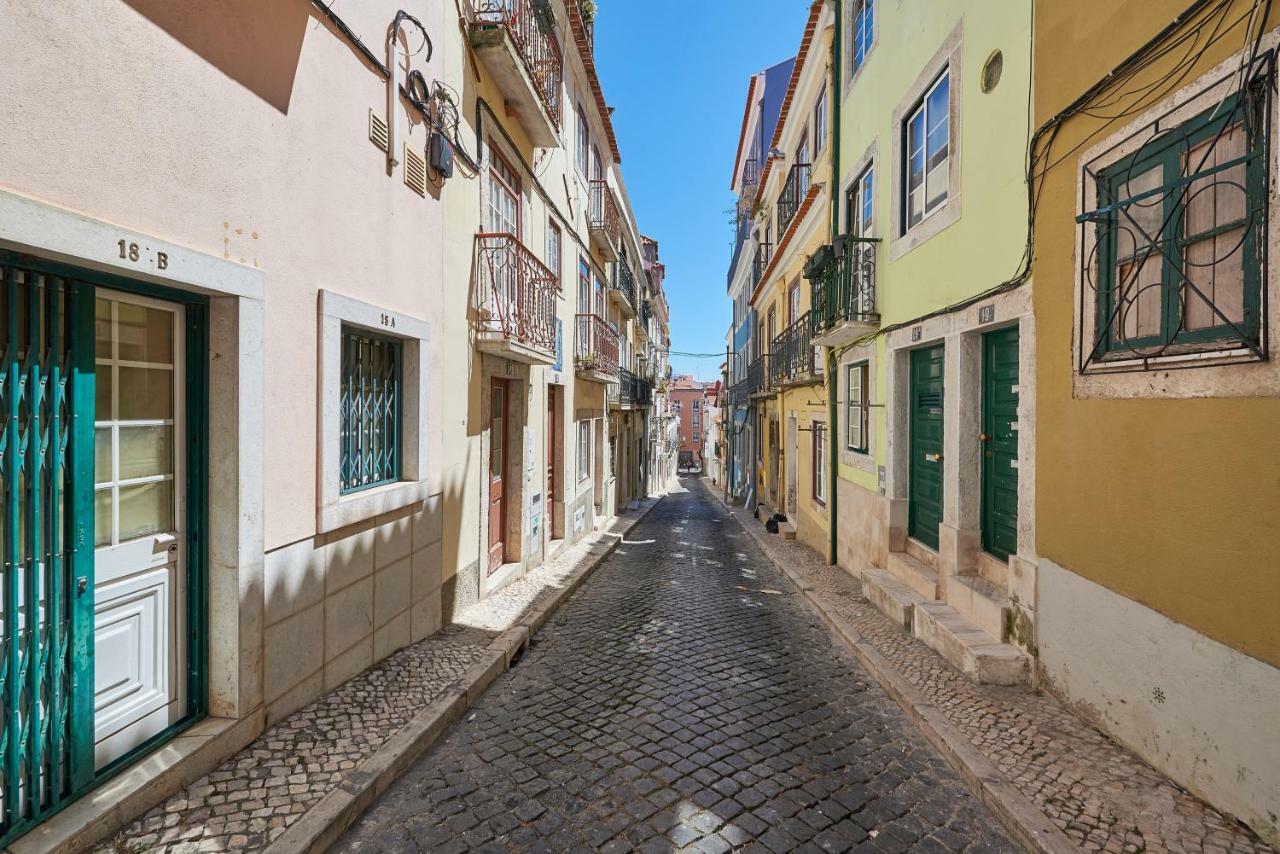 Cozy Apartment In Historic Center With Terrace Lisbon Exterior photo