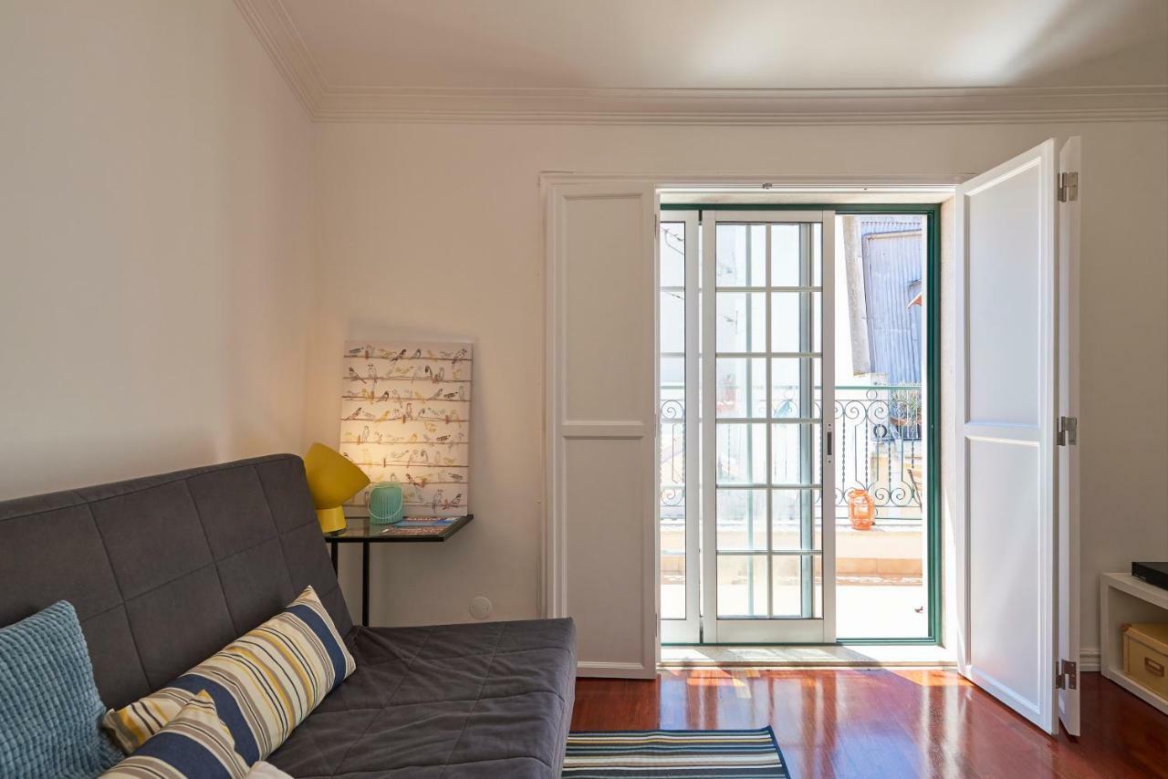 Cozy Apartment In Historic Center With Terrace Lisbon Exterior photo