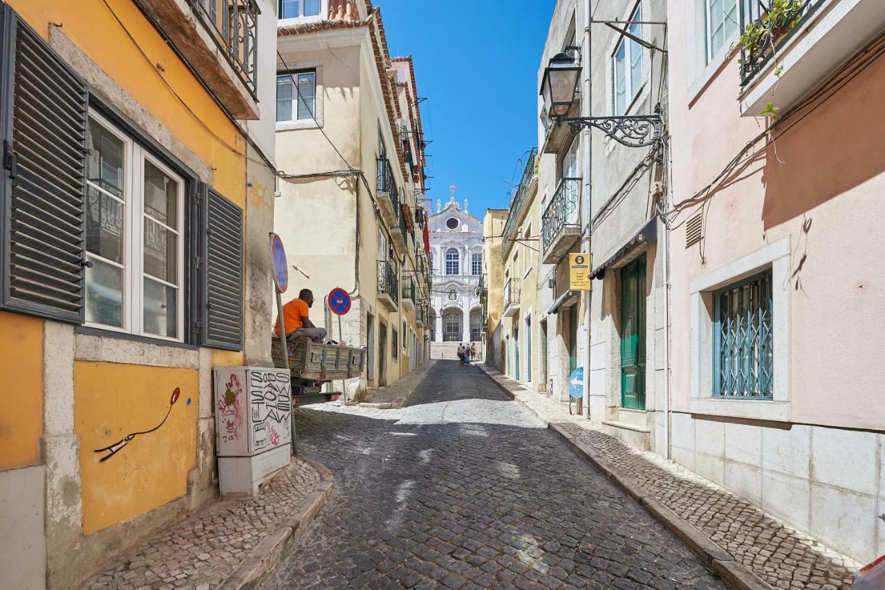 Cozy Apartment In Historic Center With Terrace Lisbon Exterior photo